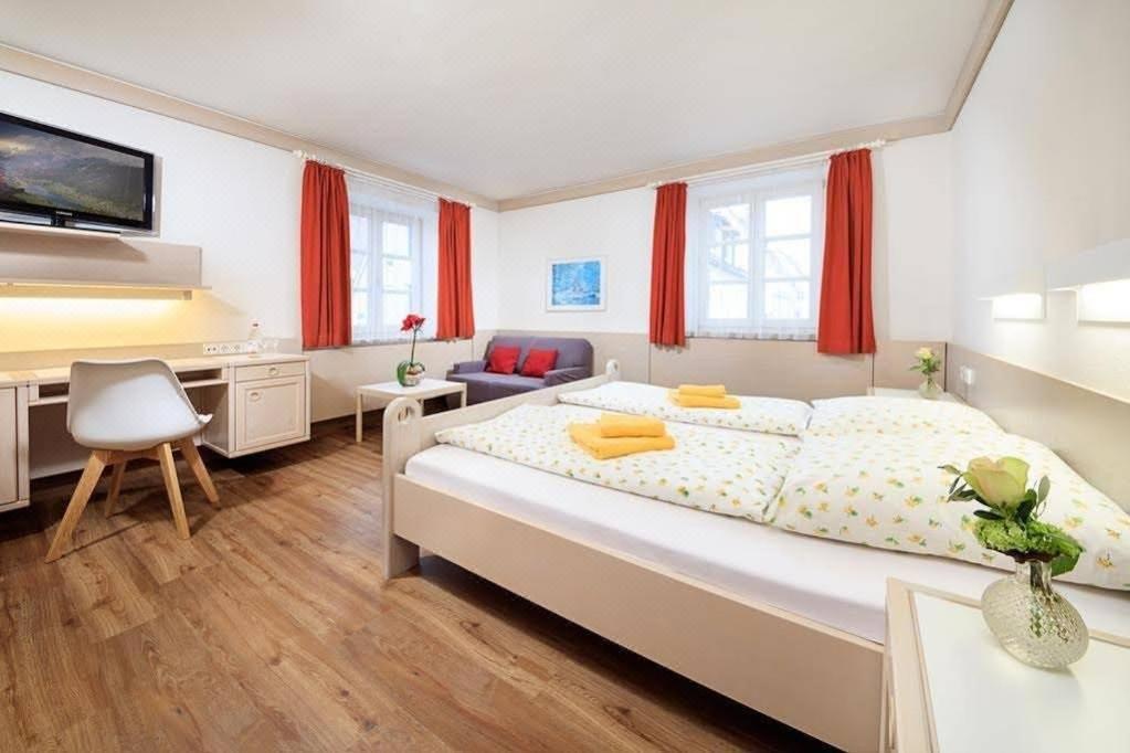 Hotel Und Gasthof Zur Laute 민델하임 외부 사진