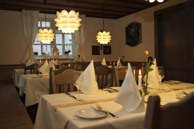 Hotel Und Gasthof Zur Laute 민델하임 외부 사진